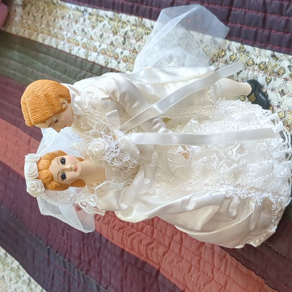 Vintage musical wind up dancing bride and groom in working condition, 8x8 ish